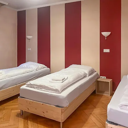 T&k - - 4 Apartment *